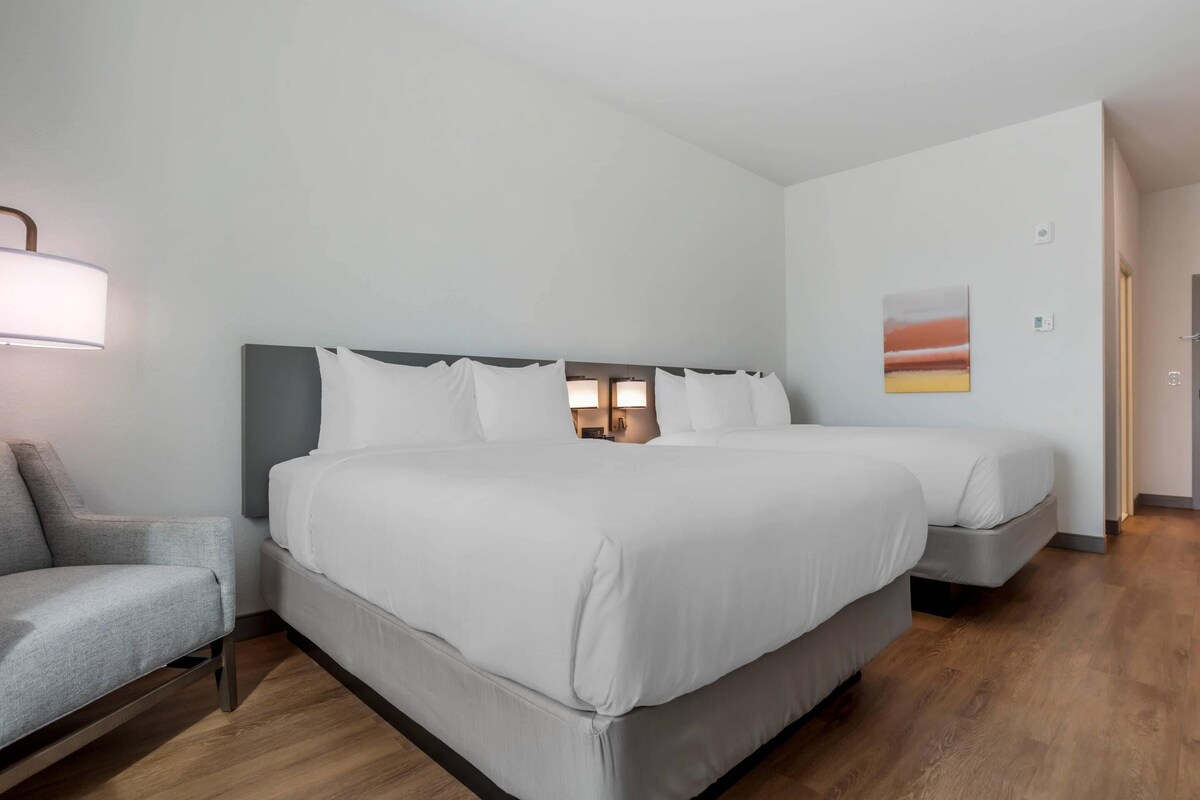 Premium bedding, desk, blackout curtains, iron/ironing board