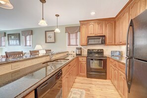 غسالة أطباق، ماكينة لصنع القهوة/الشاي، مستلزمات طهي/أطباق/أوعية