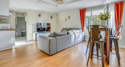 Standing-5 Bedrooms -Free Parking -10mn from PARIS