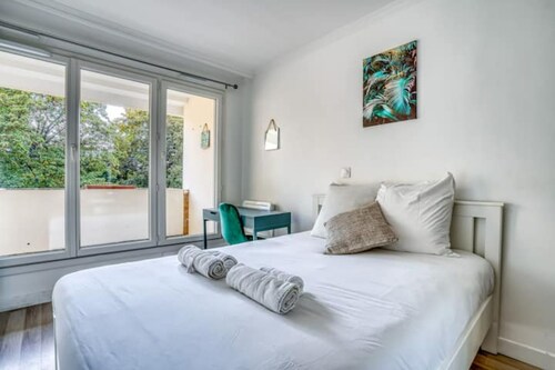 Standing-5 Bedrooms -Free Parking -10mn from PARIS