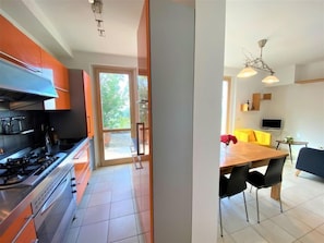 Fridge, microwave, oven, dishwasher
