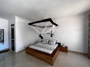 In-room safe, soundproofing, wheelchair access