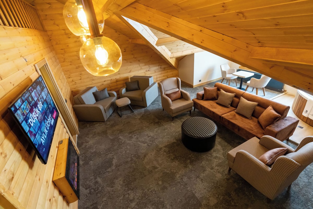 Presidential Suite, 1 Bedroom, Fireplace, Mountain View | 1 bedroom, premium bedding, minibar, in-room safe