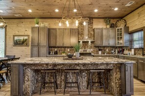 Fridge, microwave, oven, stovetop - 7 Bedroom, Unique Sports Bar, INDOOR pool! LOADED! (Sevierville)