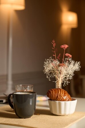 包含每日当地美食早餐