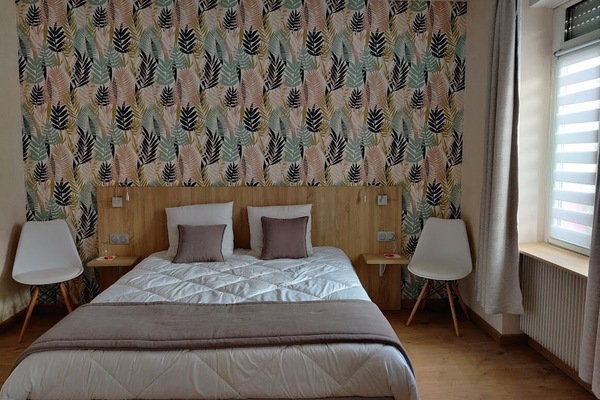 Desk, laptop workspace, free WiFi, bed sheets