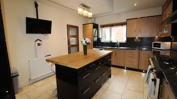 Rumah | Dapur pribadi | Peralatan masak/sendok-piring