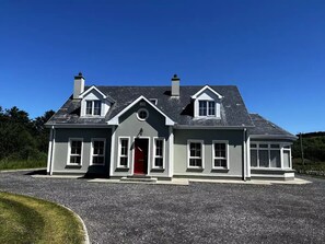 Exterior - *Countryside Retreat | 5 mins to Donegal Town* (Donegal Town)