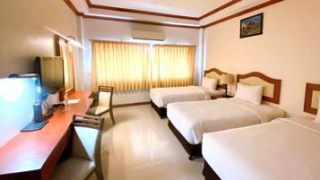 Tremannsrom – superior | Skrivebord, skrivebord for bærbar PC og wi-fi (inkludert)