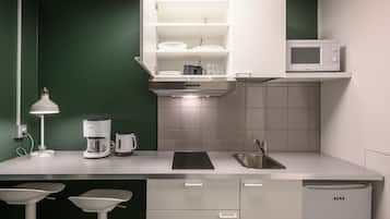 Dobbeltrom, kjøkken, byutsikt | Eget kjøkken | Minikjøleskap, mikrobølgeovn, kaffetrakter/tekoker og vannkoker