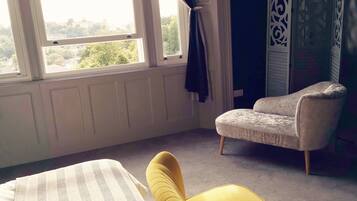 Apartment | 2 bedrooms, iron/ironing board, free WiFi, bed sheets