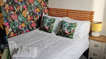 Apartemen | 2 kamar tidur, setrika/meja setrika, Wi-Fi gratis, dan seprai linen