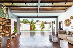 Terrace/patio - ❤ Amazing Deal ❤ Seminyak beach 3 Br Pool Villa (Bali)