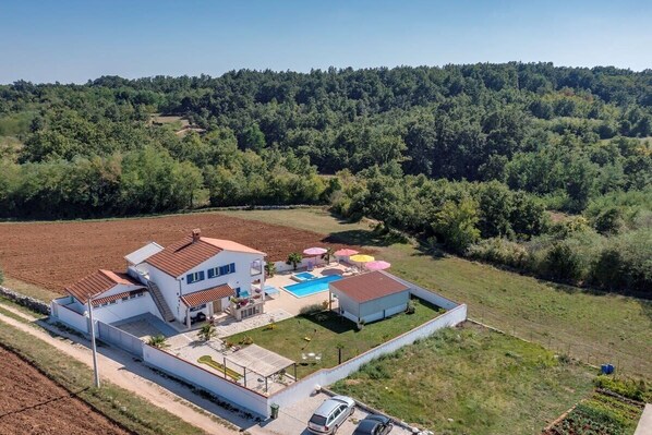 Exterior - Family home with hydromassage pool &fun activities (Domijanići)
