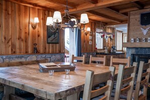 تناول الطعام