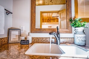 Ympäristöystävälliset hygieniatuotteet, hiustenkuivaaja, pyyhkeet