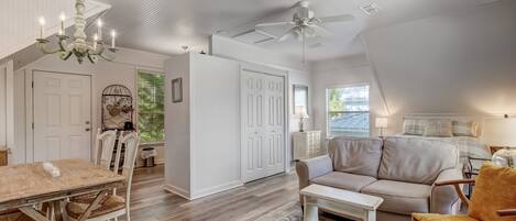 Apartment, 1 Bedroom | Living area