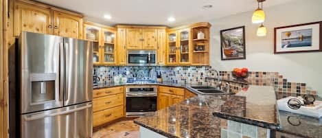 Casa adosada, 3 habitaciones | Cocina privada | Frigorífico, microondas, horno y cafetera o tetera