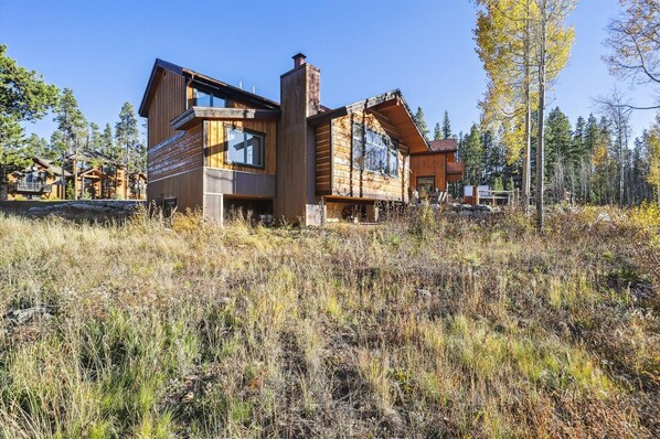 House, 5 Bedrooms | Exterior