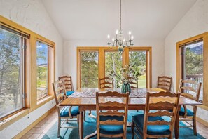 House, 6 Bedrooms | Dining