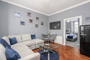 Smart TV, Netflix, streaming services