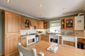 Fridge, microwave, oven - The Steadings - by StayDunfermline (Rosyth)