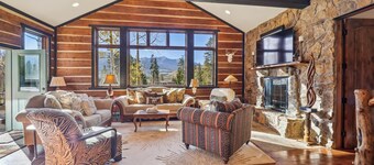 Silver Circle Lodge-Peak Views-Hot Tub-Outdoor Patio!