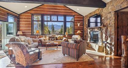 Silver Circle Lodge-Peak Views-Hot Tub-Outdoor Patio!