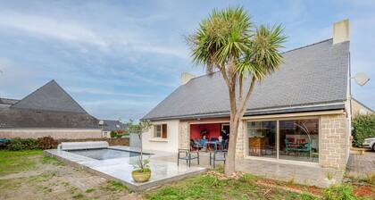 Large house for 10 with pool, in Sarzeau