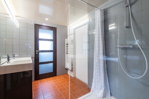 Bathtub