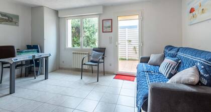 Large house for 10 with pool, in Sarzeau