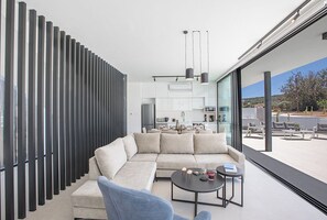 Smart-TV, Tischfußball, Musikbibliothek, Videothek