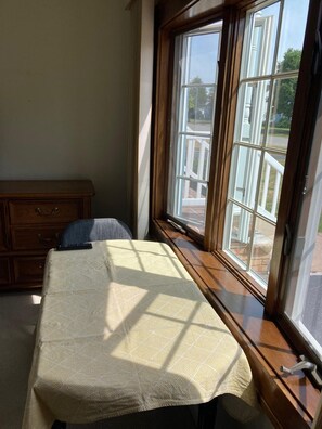 Interior - Charming, Convenience and Comfort - Minutes from Downtown Rochester (Irondequoit)