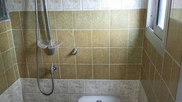 Dusche, Handtücher, Toilettenpapier