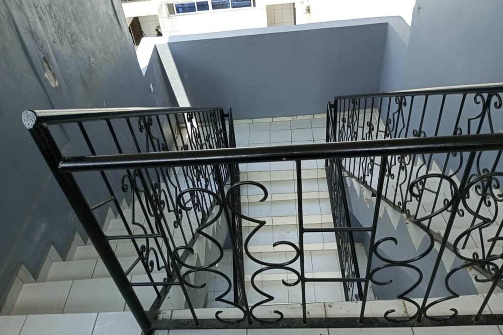 Remarkable 1 Bedroom Flat in Bonaberie Ancienne