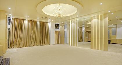 Treebo Premium Golden Bliss Trimurti Nagar Square