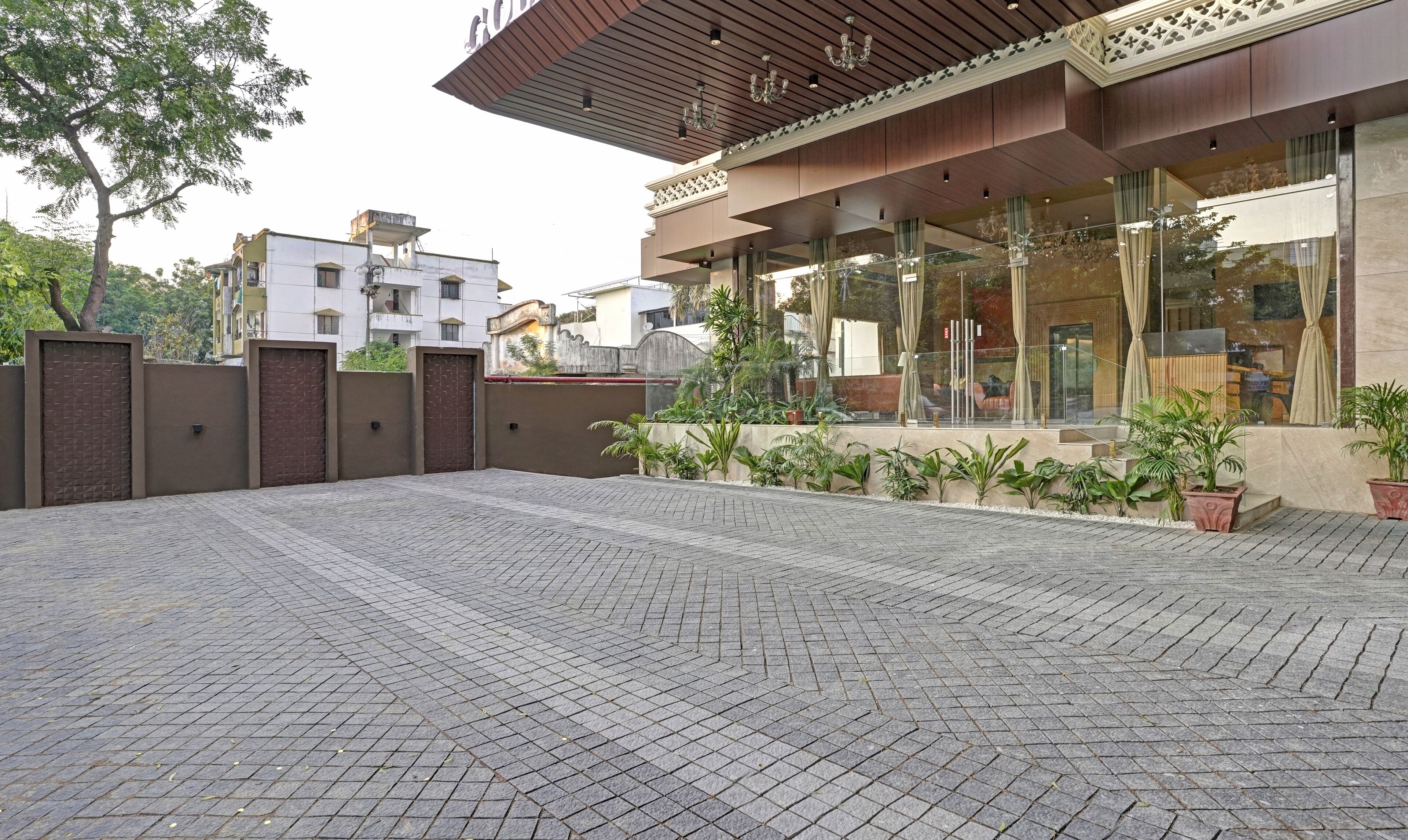 Foto - Treebo Premium Golden Bliss Trimurti Nagar Square