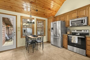 ثلاجة، ميكروويف، فرن، موقد طهي مسطح