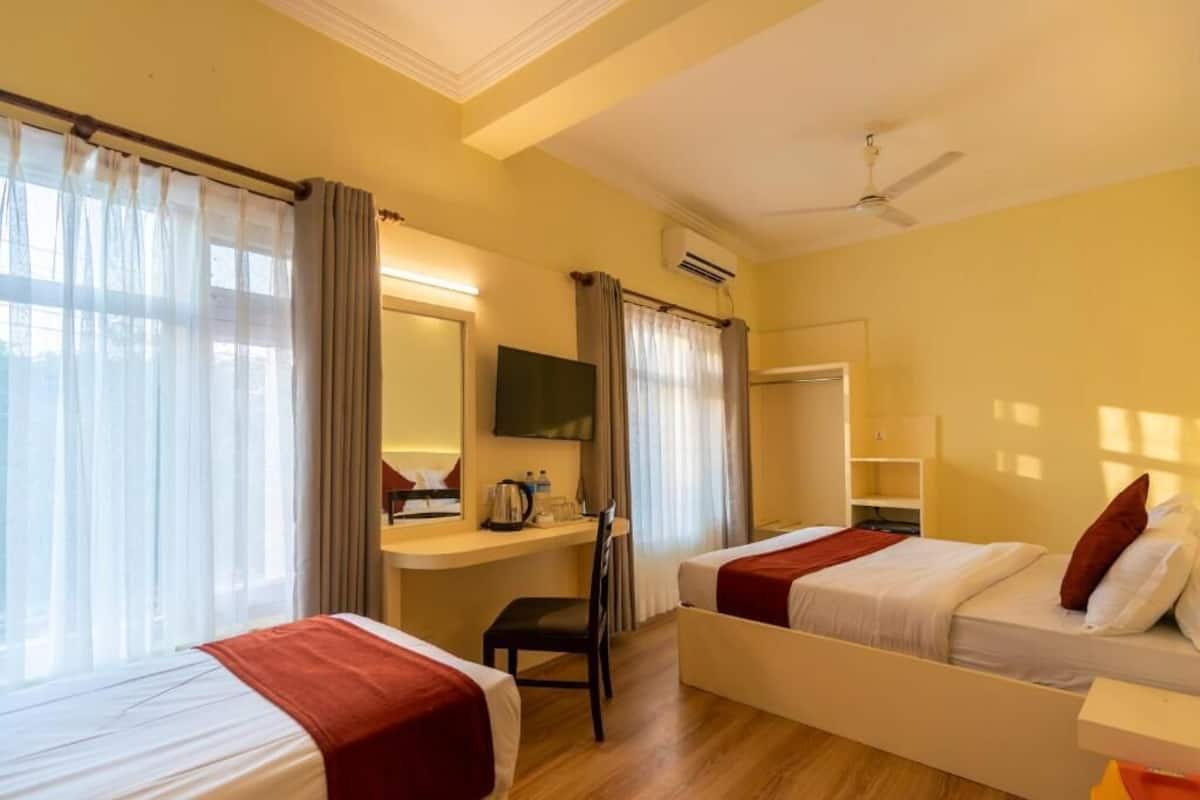 Standard Triple Room | Pemandangan dari bilik