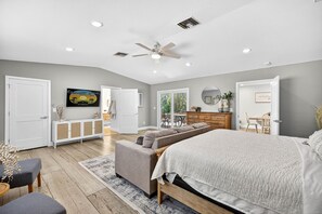 3 slaapkamers, een strijkplank/strijkijzer, reisbedje, gratis wifi