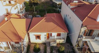 Kalavrita downtown 3 bedrm house for 6 pers by MPS