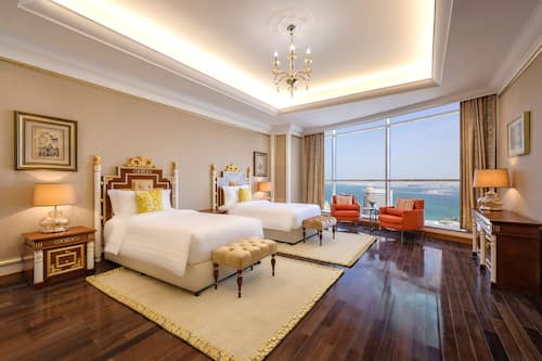 Suite, 6 habitaciones (Private Pool) | Decoración personalizada, muebles diferentes y escritorio
