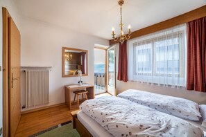 1 bedroom, free WiFi, bed sheets