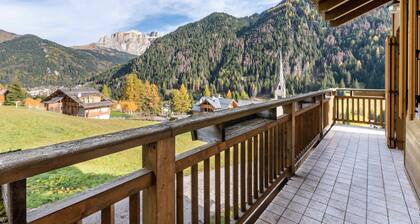 Apartment "Casa Loretta" with Mountain View, Balconies & Wi-Fi