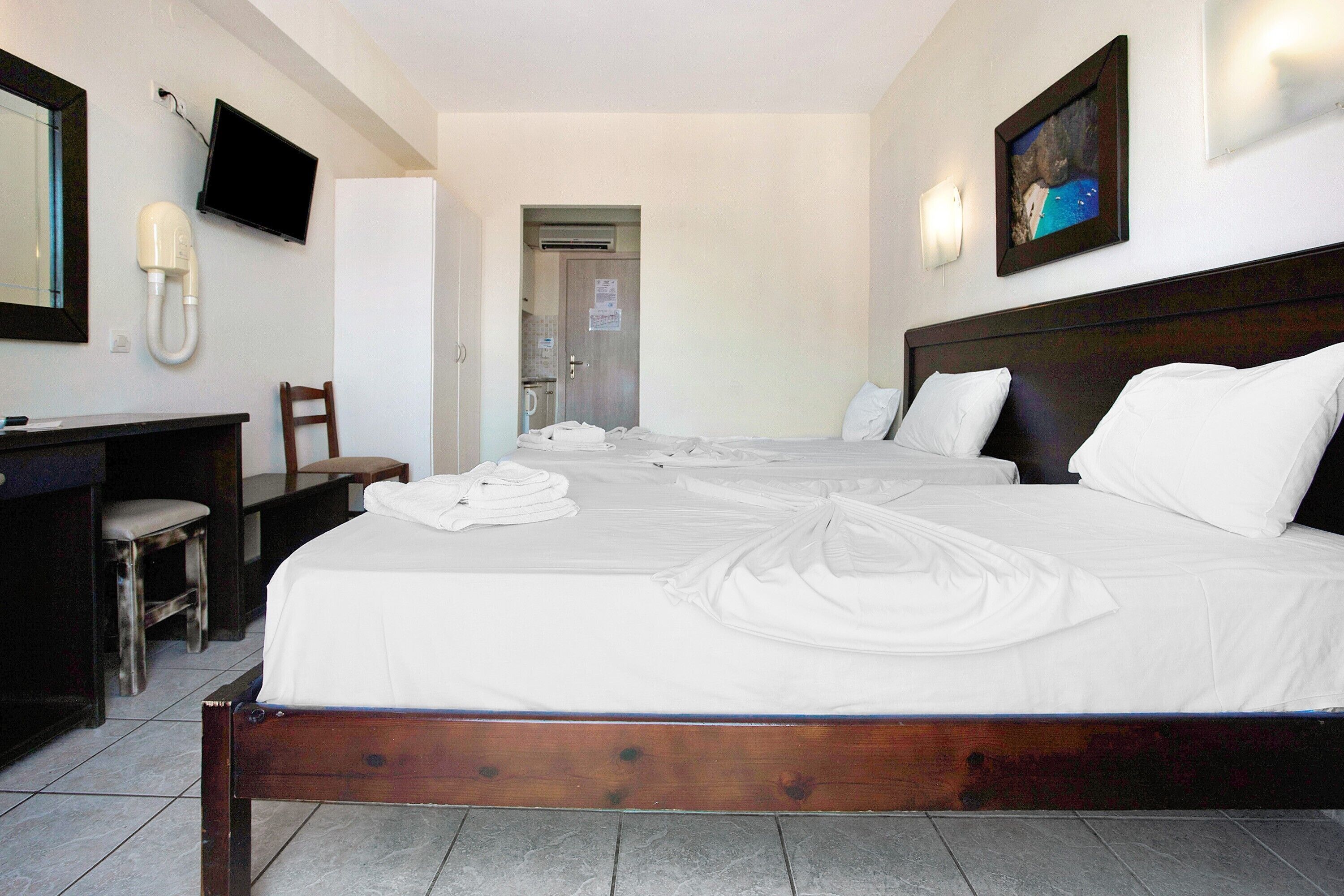 Standard Studio "Paradise Zante Standard Studio 1" With Shared Pool & Wi-fi - Zakinthos