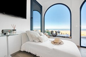 4 室のベッドルーム、アイロン / アイロン台、WiFi (無料)、ベッドシーツ