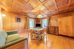 TV - Holiday Apartment "Ciasa Tach" with Mountain View, Balcony & Wi-Fi (Pozza di Fassa)