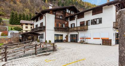 Apartment "Casa Martini" with Mountain View, Balcony & Wi-Fi