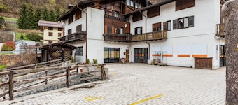 Apartment "Casa Martini" with Mountain View, Balcony & Wi-Fi