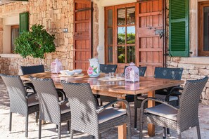 Outdoor dining - Finca "Es Rafal" with Pool & Wi-Fi (Santa Margalida)